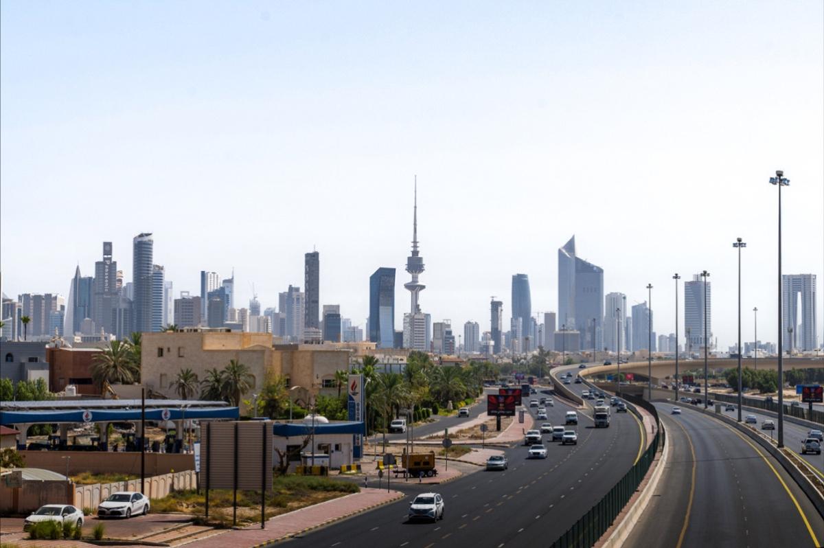 الأرصاد: طقس شديد الحرارة ورطب نسبياً على المناطق الساحلية