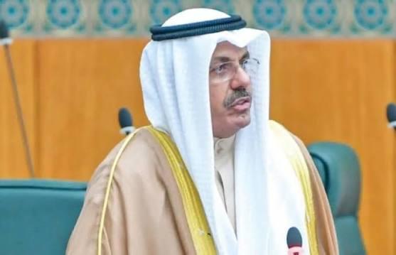 رئيس مجلس الوزراء يهنئ وزير التربية بنجاح خطة أداء الاختبارات الورقية لطلبة الصف الـ12.