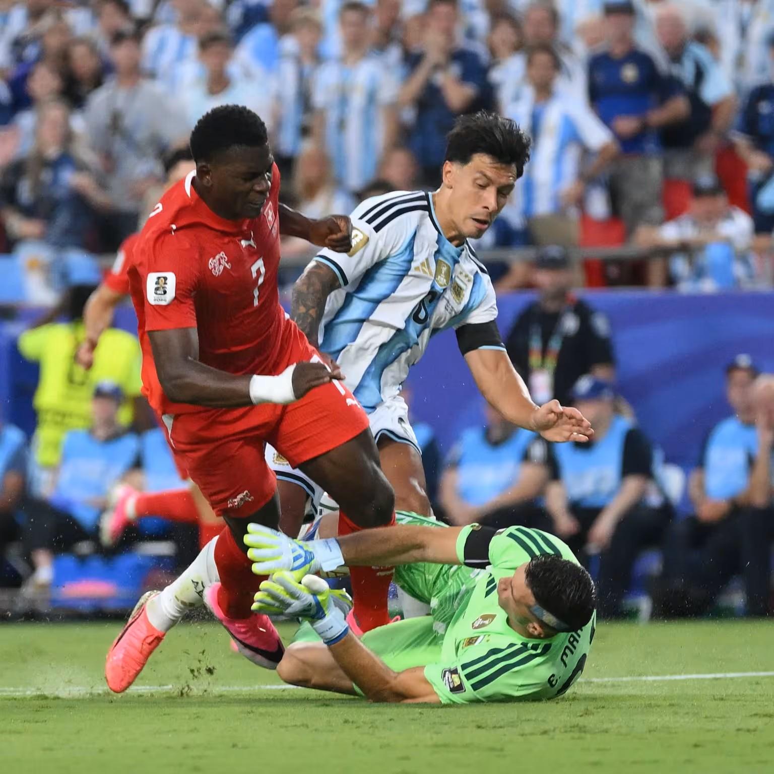 الأرجنتين تفوز على سويسرا 3-1