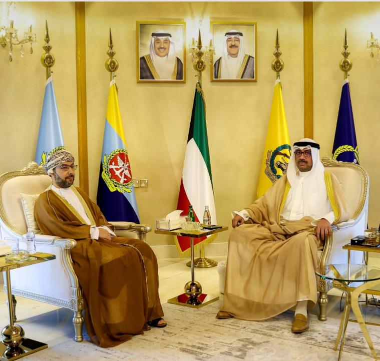 وزير الدفاع يستقبل سفير سلطنة عمان بمناسبة انتهاء فترة عمله